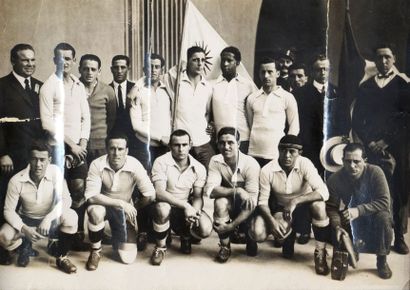 null Maillot porté par Angel Romano (1894-1972) avec l'équipe d'Uruguay lors de la...
