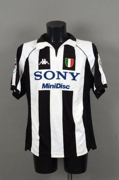 null Maillot de Zinedine Zidane n°21 porté avec la Juventus de Turin lors de la saison...