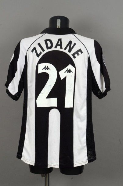 null Maillot de Zinedine Zidane n°21 porté avec la Juventus de Turin lors de la saison...