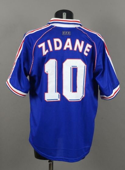 null Maillot de Zinédine Zidane n°10 avec l'équipe de France pour la finale de la...