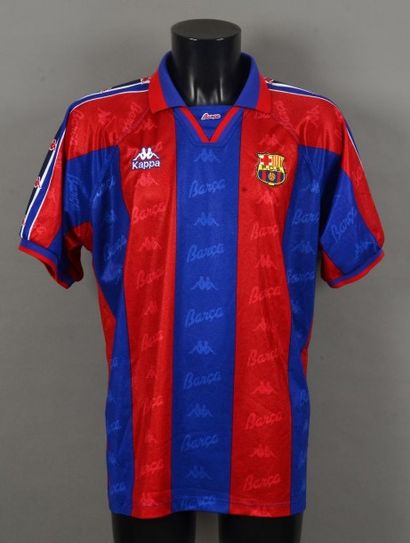 null Maillot de Guillermo Amor n°18 avec le F.C Barcelone lors de la saison 1996-1997....