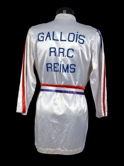 null Peignoir en soie pour les combats de Robert Gallois avec son club du R.R.C Reims....