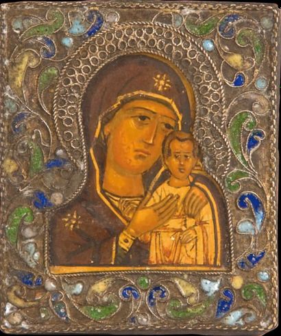 null Petite icône sur bois, «Vierge à l'Enfant», avec sa riza en argent à décor d'émaux...