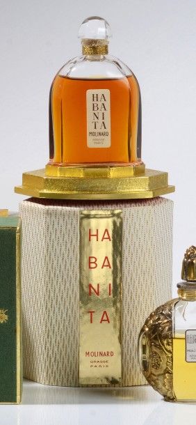 Molinard «Habanita» - (1925).
Présenté dans son coffret ovale à six pans en carton...