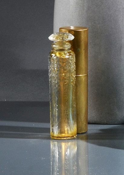 Forvil «Cinq Fleurs» - (années 1920).
Présenté dans son étui cylindrique en laiton...
