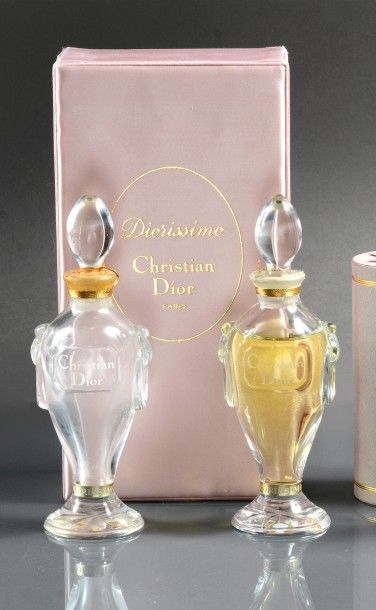 CHRISTIAN DIOR «Diorissimo» - (1956).
Présenté dans son coffret rectangulaire cubique...