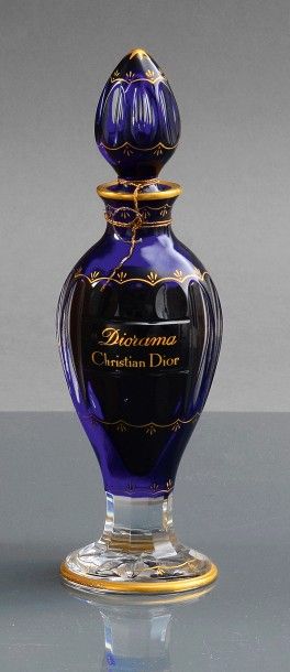 CHRISTIAN DIOR «Diorama» - (1949).
Flacon amphore en cristal double incolore et bleu...