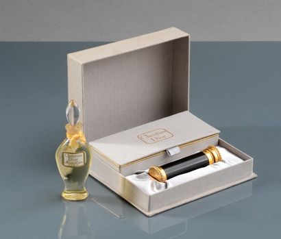 Christian Dior pour Lévitan - (années 1960) Rarissime coffret faux carré cubique...