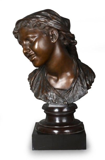 VINCENZO GEMITO (1852-1929) Buste de paysanne.
Bronze à patine or et brun nuancé.
Signé...