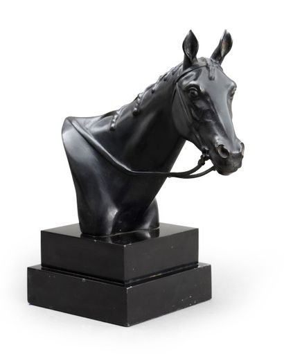 Irénée ROCHARD (1906 - 1984) Tete de cheval.
Bronze, socle en marbre noir.
H.: 23...