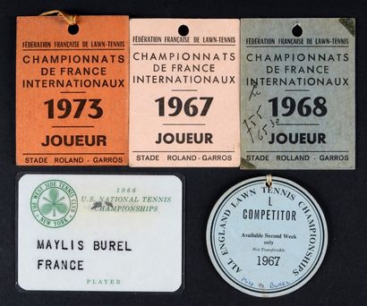 null Ensemble de badges «Joueur» de Maylis Burel (joueuse française) pour les Internationaux...
