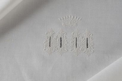 null Service de table, nappe et douze serviettes, vers 1900, sergé de coton blanc,...