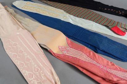 null Ensemble de paires de bas de dame, vers 1900, jersey de soie principalement;...