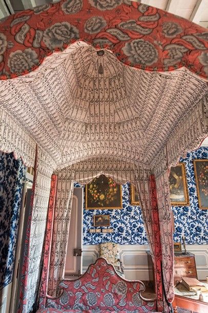 null Important lit de style Louis XV,Chef-d'œuvre de tapissier réalisé d'après une...