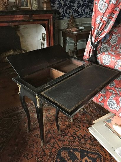 null Table de changeur de style Louis XV, en bois laqué noir, plateau portefeuille...