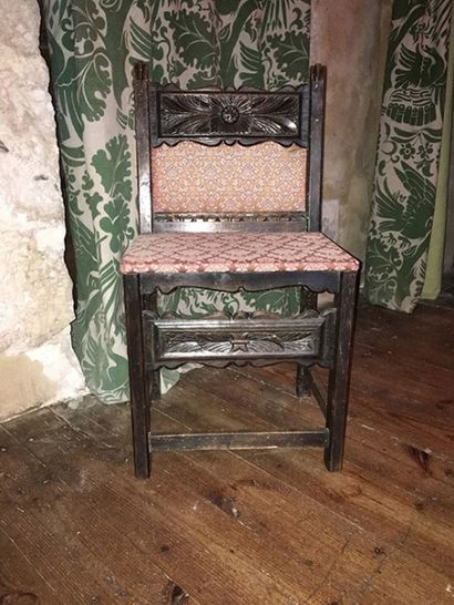 null Paire de chaises de style Haute Epoque, Espagne, XIXe siècle, en noyer, dossier...