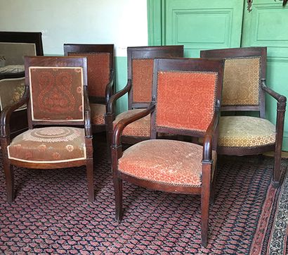 null Réunion de cinq fauteuils Empire: en acajou et placage d'acajou, différences...