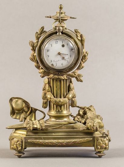 null Porte-montre Louis XVI, en bronze doré, à fût en colonne cannelée, base rectangulaire...