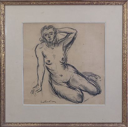 Emile Othon Friesz (1879-1949) 
Nu assis.
Fusain, signé en bas à gauche. 45 x 45...