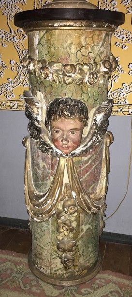 null Colonne, XVIIIe siècle, en bois polychrome et doré, présentant une tête d'angelot...