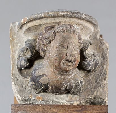 null Deux sculptures, XVIe siècle, «culots» ornés d'angelots, pierre calcaire polychrome....