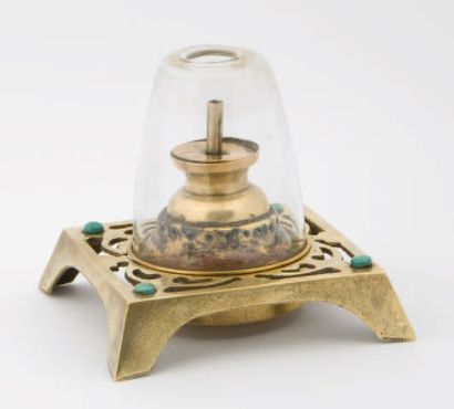 null Amusante lampe en laiton ajouré, ornementation de cabochon en verre. L x l :...