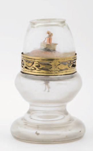 null Rare lampe en verre, piètement balustre et bague en cuivre et laiton. D : 9...