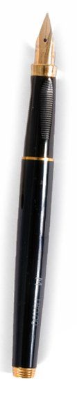 null Stylo-plume Parker 75, capuchon plaqué or. Plume en alliage d'or 14 carats....