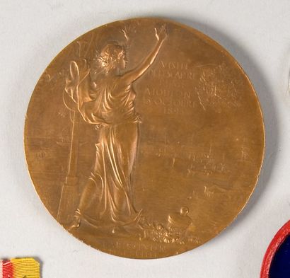 null Escadre russe à Toulon. Médaille commémorative en bronze, signée J.C. Chaplain,...