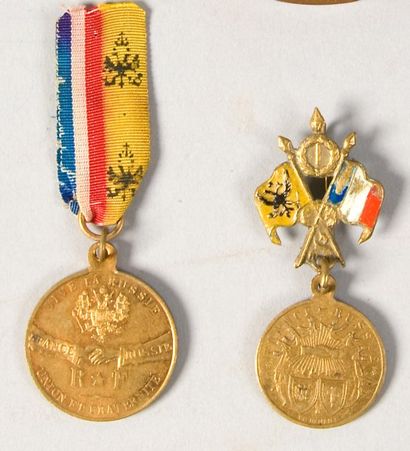 null Escadre russe à Toulon. Lot composé de deux médailles commémoratives en bronze...