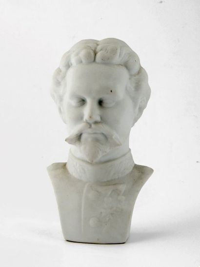 null Louis II, roi de Bavière (1845-1886). Buste en biscuit, le représentant portant...