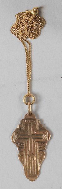 null Petite croix orthodoxe pendentif en or, texte en slavon gravé au dos. On y joint...