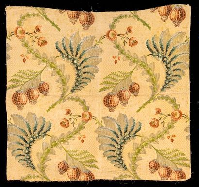 null Somptueux brocart, époque Louis XV, fond façonné jaune paille, décor de guirlandes...