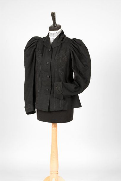 Veste de femme, vers 1890, griffée au Bon...