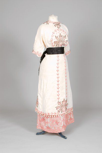Robe d'été vers 1910, dans le goût de Poiret,...