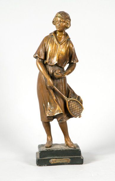 null Statue en plâtre ?'Joueuse de tennis'' par Foucher. Patine bronze. Circa 1920....
