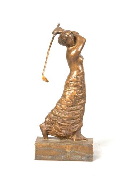 null Sculpture contemporaine en bronze signée Guy Salomon. Hauteur 33 cm.