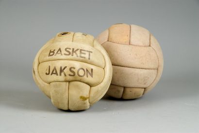 null Lot de 2 ballons, l'un vers 1950, l'autre Basket Jackson vers 1960.