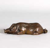 J.MAGROU. «Cochon couché». Bronze à patine brun-noir signé en creux. Long. 13,5 ...