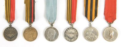 null Lot composé de deux médailles miniatures avec rubans : Souvenirs du règne de...