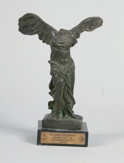FRESNAY Pierre Victoire du Cinéma Français. Statuette en bronze, réduction de la...