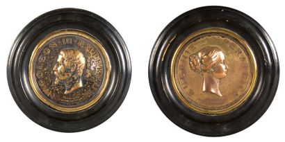 null Napoléon III, empereur des Français. Paire de médaillons en métal argenté, signés...