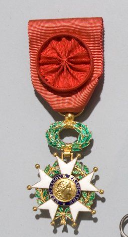 null Croix d'offi cier de la Légion d'honneur, en vermeil et émail, avec ruban et...