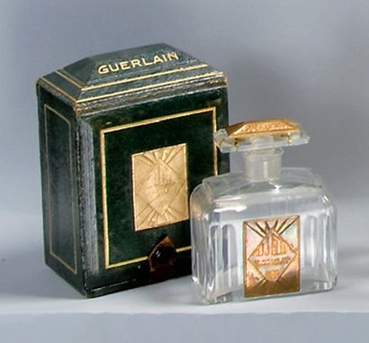 GUERLAIN - «Djedi» - (1927) Présenté dans son écrin joaillier en bois gainé de papier...