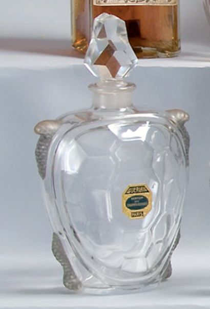 GUERLAIN - «Parfum des Champs Elysées» (1904) Important flacon animalier en cristal...