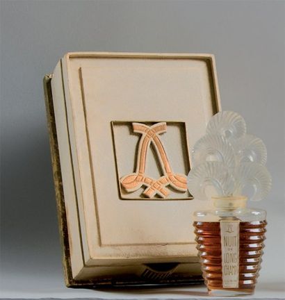 LUBIN - «Nuit de Longchamp» - (1937) Présenté dans son coffret en carton gainé de...