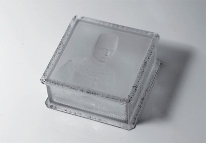 RENEE LALIQUE - «Khédive» - (1860-1945) Boîte à poudre carrée cubique en verre incolore...