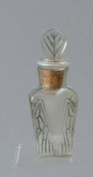 ROGER & GALLET - «Cigalia» - (1912) Rare flacon miniature en verre incolore pressé...