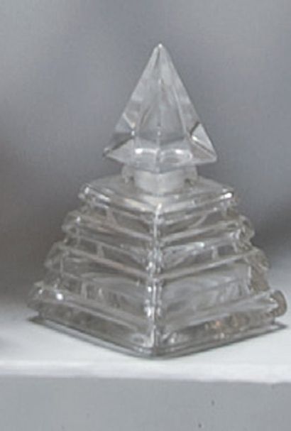 ARYS - (années 1930) Flacon en cristal incolore pressé moulé de Baccarat de section...