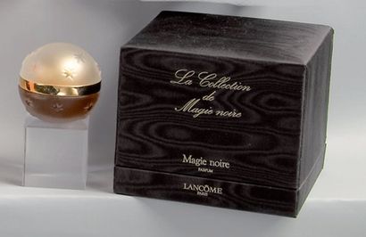 LANCOTE - «Magie Noire» - (1978) Présenté dans son coffret luxe en carton gainé de...